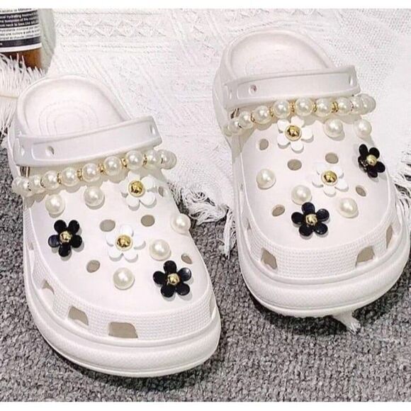 *NEW - 20-pcs* Daisy Flower & Pearl Chains Bling Crocs Shoe Charms - Picture 1 of 7
